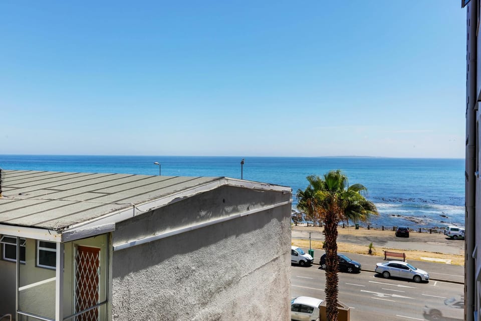 Mouille Point Apartment 12