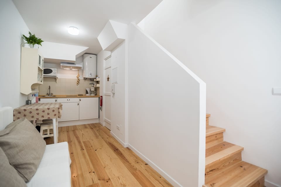 stairs to bedroom