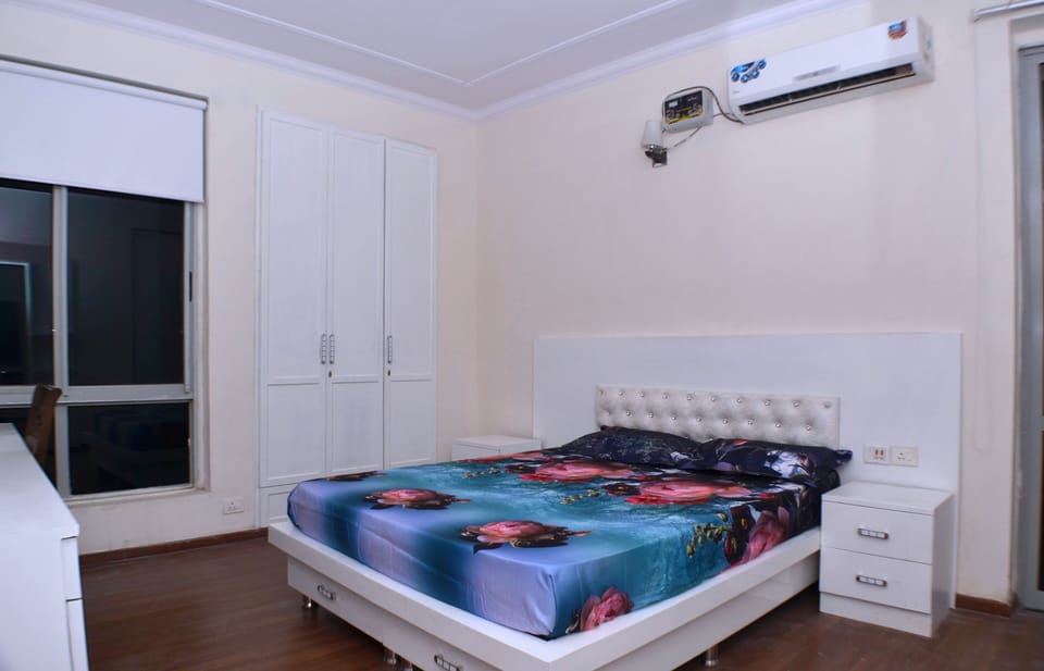 master bedroom- white theme