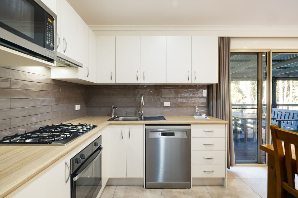 Full kitchen to self cater