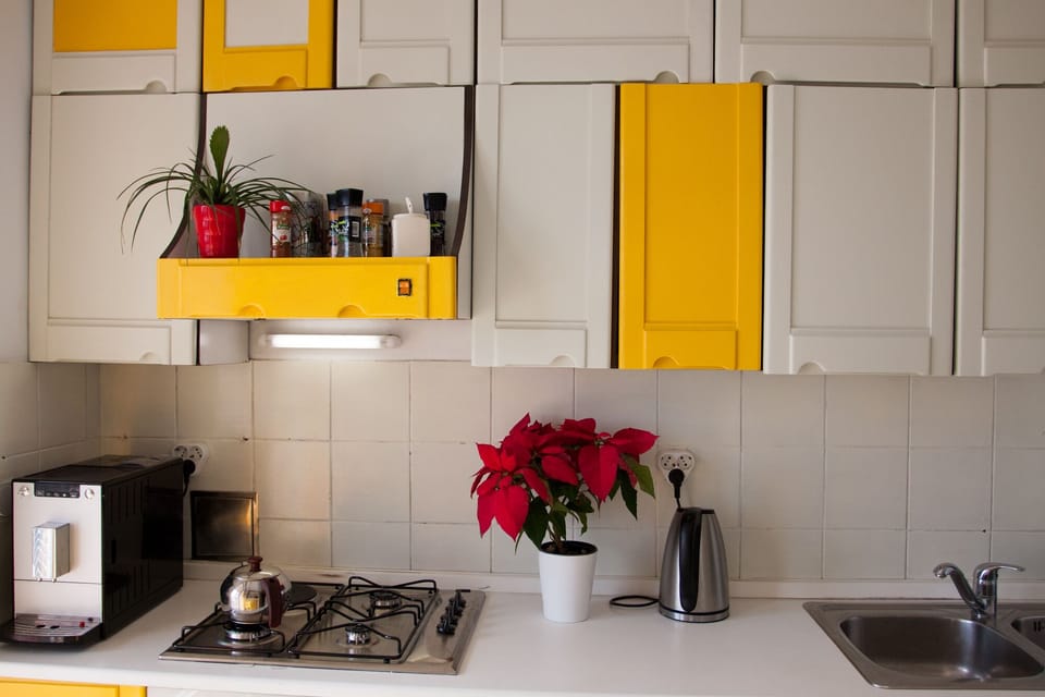 Kitchen also has toaster, various pots and pans, cutlery, dishes etc. 