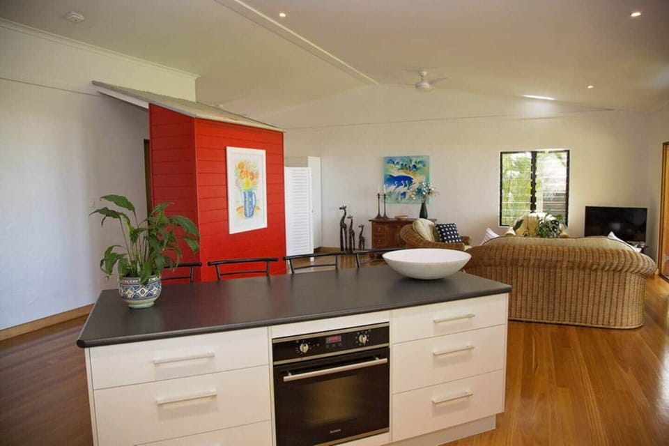 Gecko's Cottage - Kitchen to lounge
