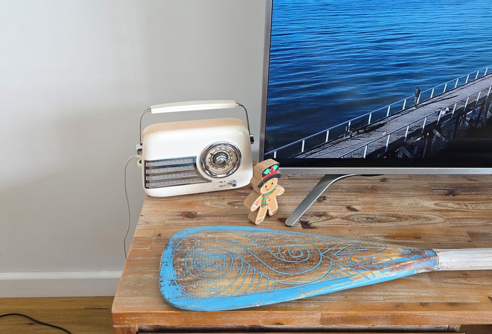 Retro Radio with Bluetooth Speaker