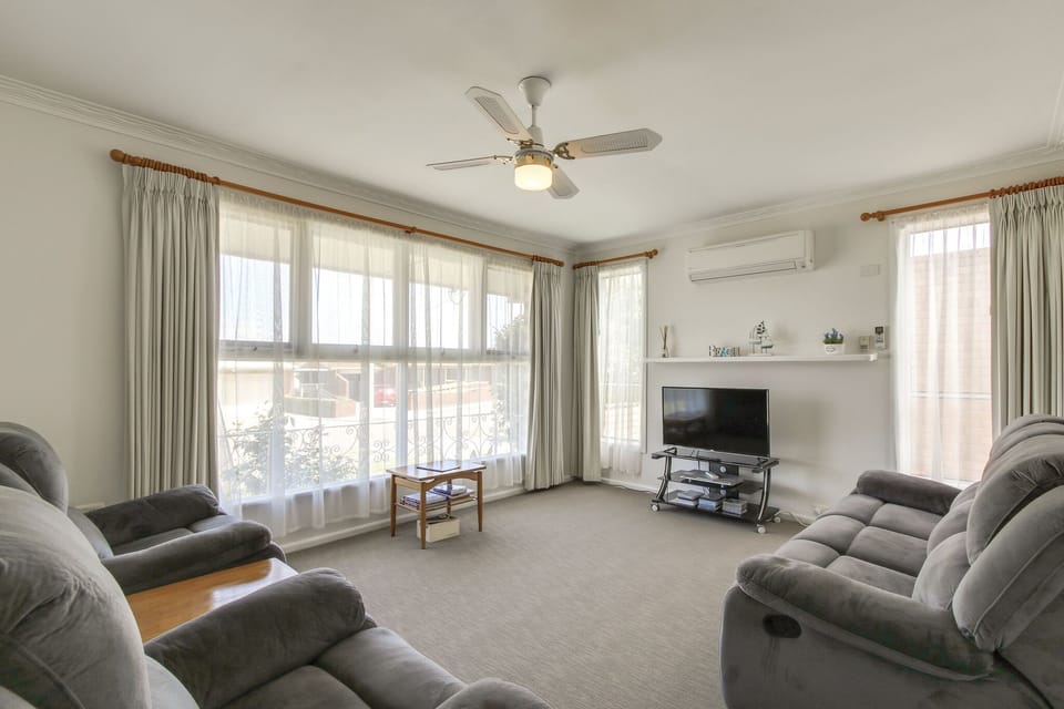 lounge room 