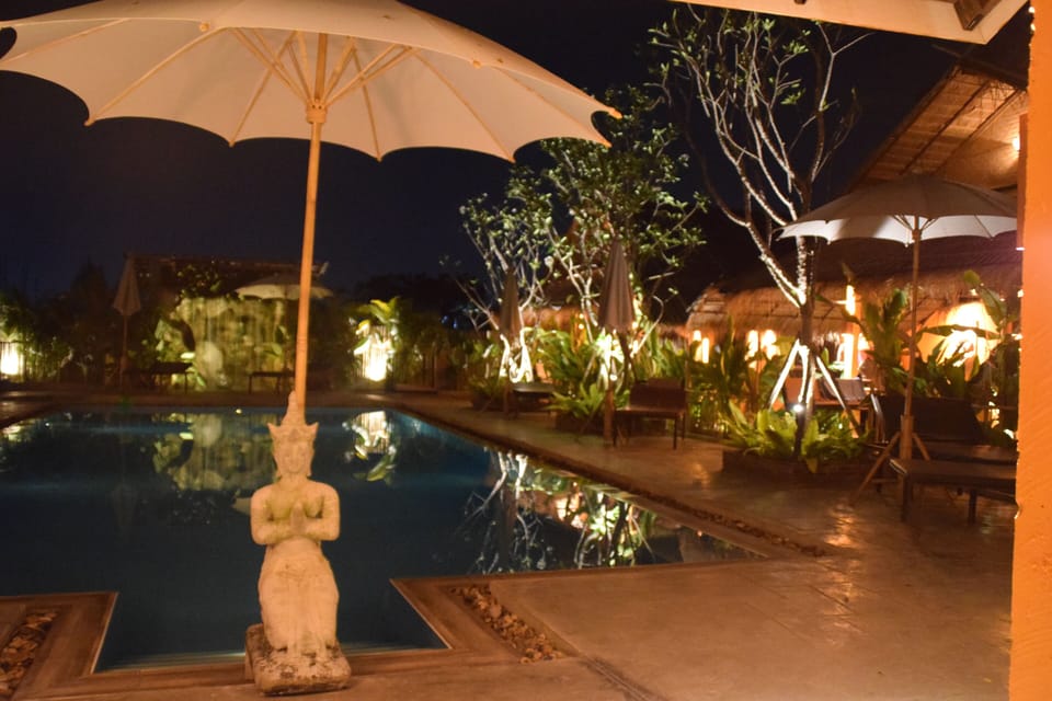 Large Salt Water Pool Is Open 24 hours--- (provided you are considerate!!)