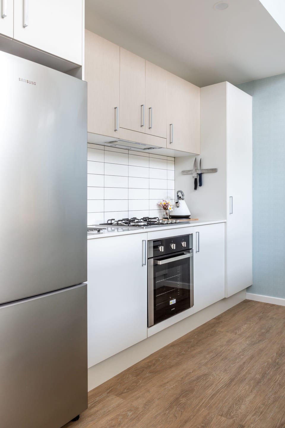 Electric oven and fridge freezer