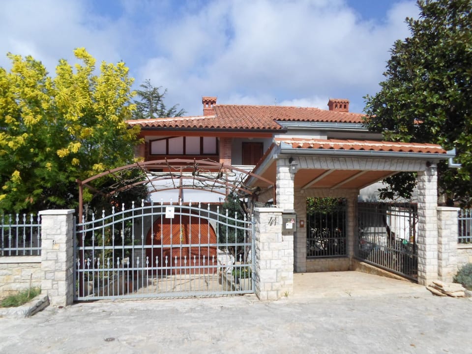 Villa MaVeRo front