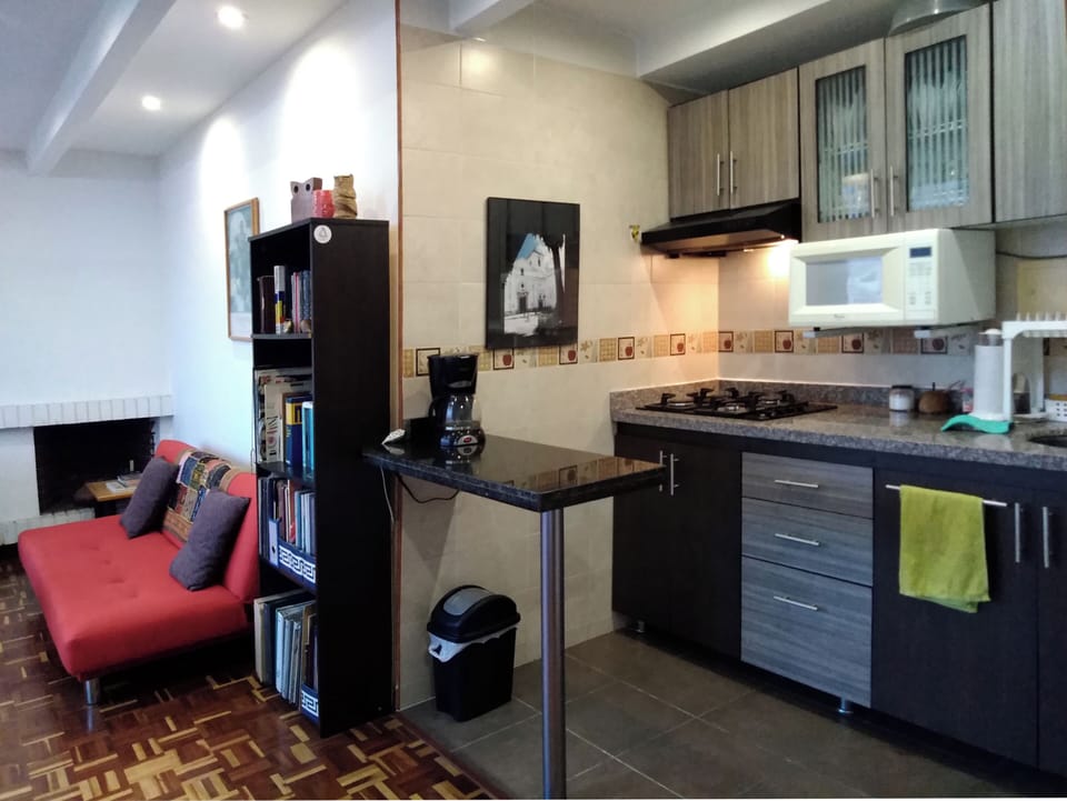 American type kitchen with full complement.
Cocina con dotación completa