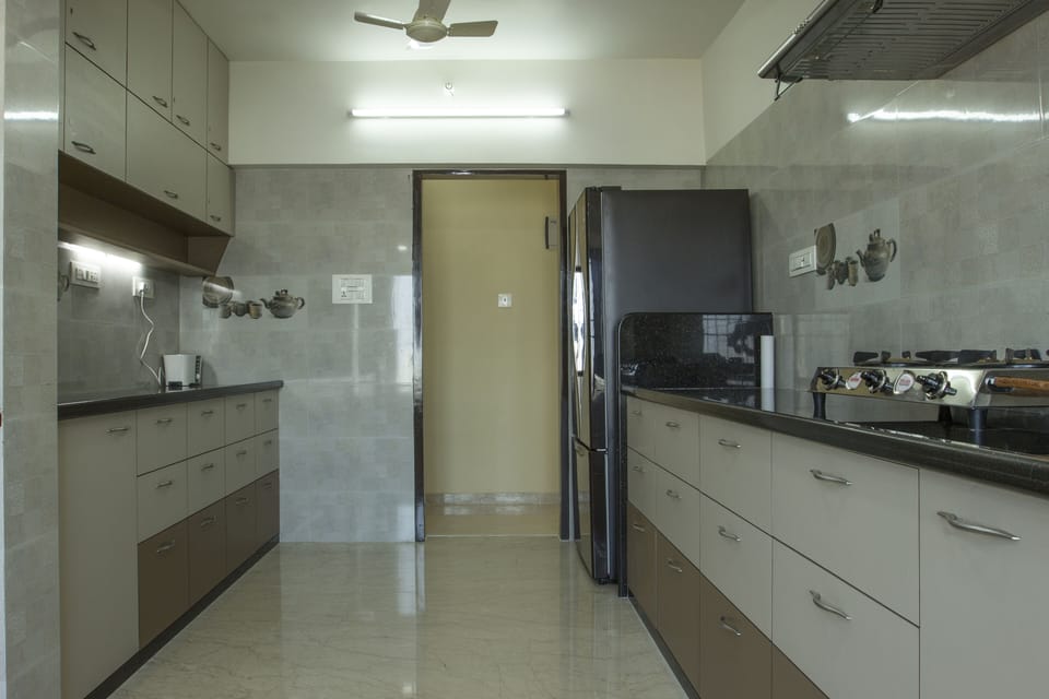 Kitchen with Gas Stove & Chimney 