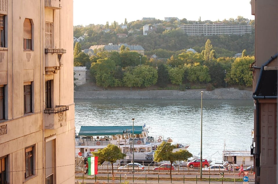  window right side river view 