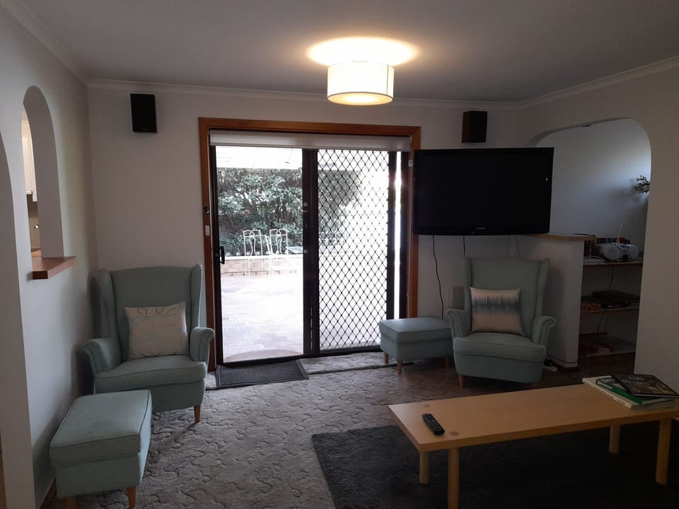 Second lounge / family room