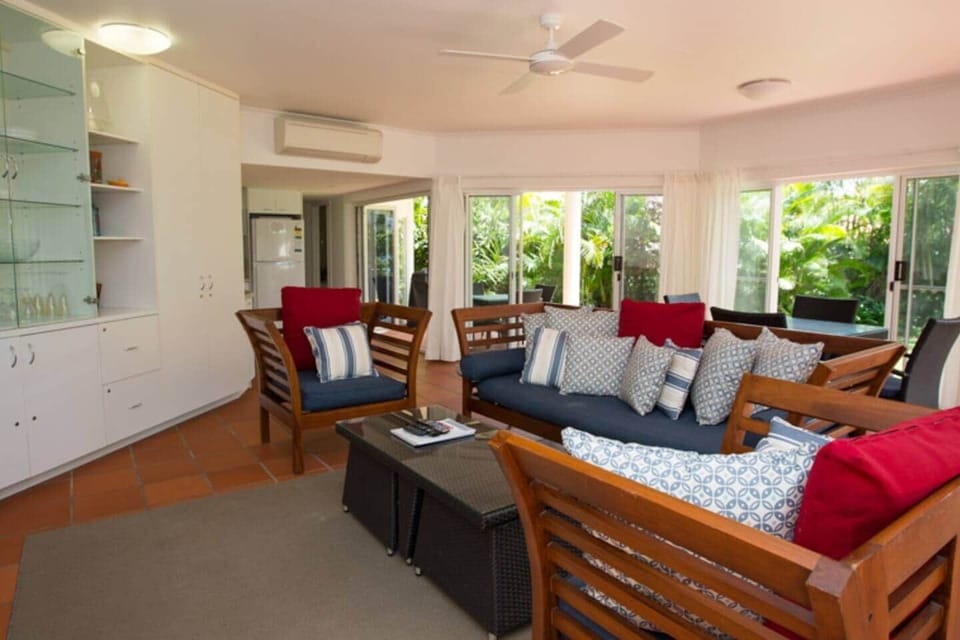 Beaches No 4 - Sitting Area