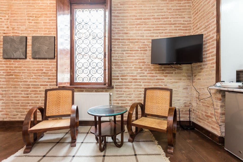 Castle in Old Town. Mac'Avoy Room