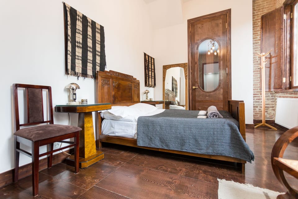 Castle in Old Town. Mac'Avoy Room
