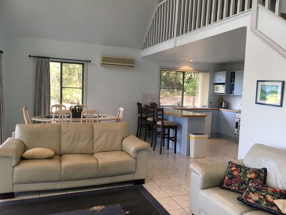 Waratah Kitchen and Dining/Living Room