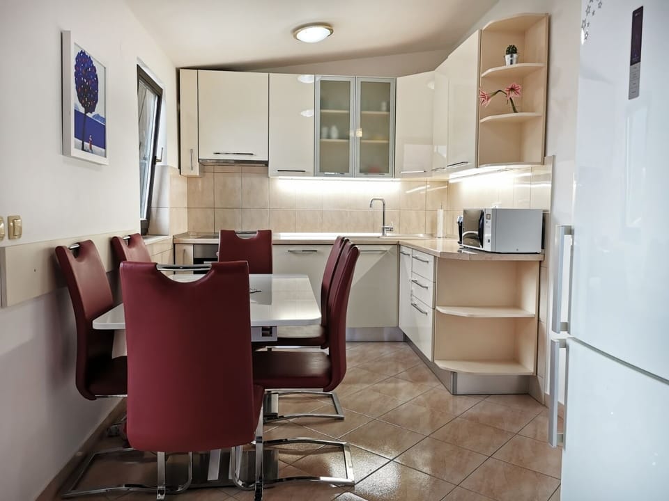 2nd floor kitchen