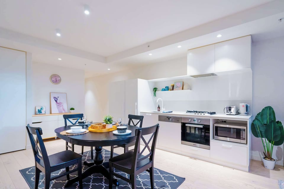 KITCHEN AND DINING TABLE FOR 4