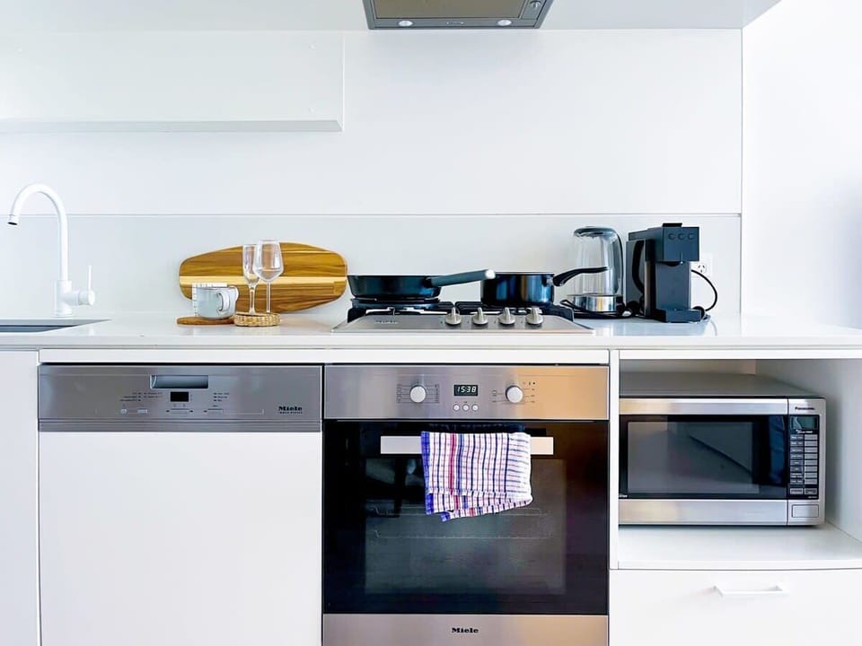 OPEN KITCHEN