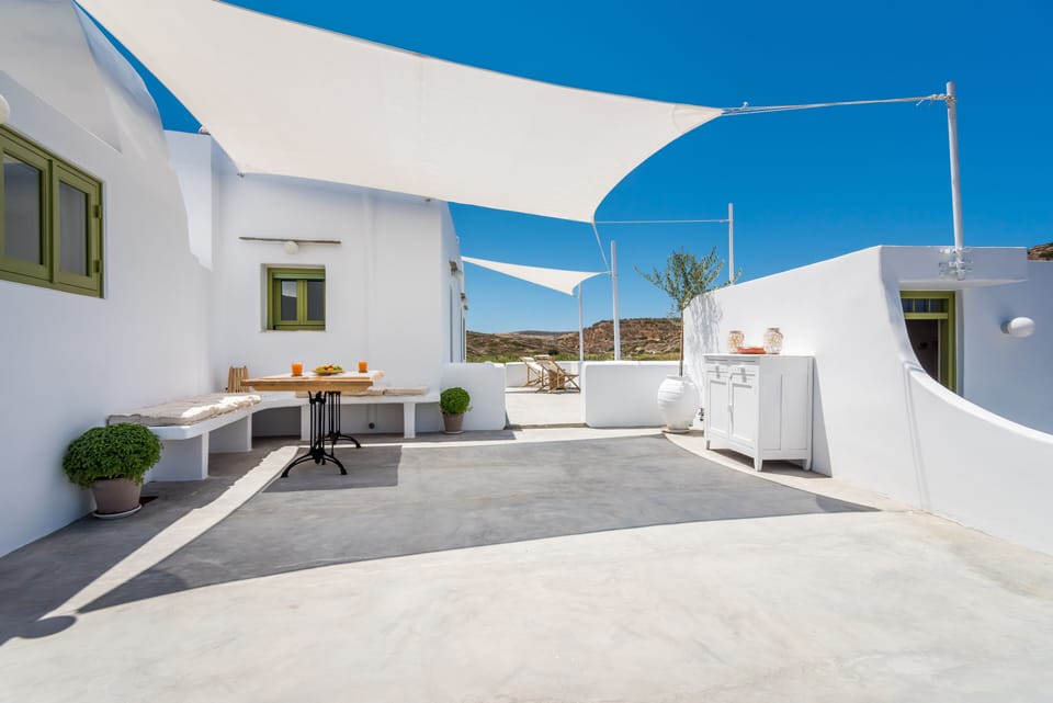 yard  outside kitchen