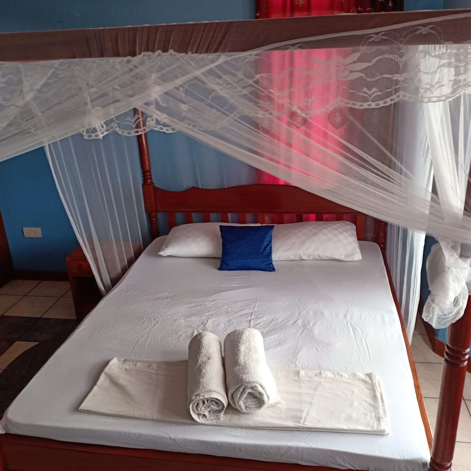madafu room- superior room on the 1st floor.
has cable TV and AC.