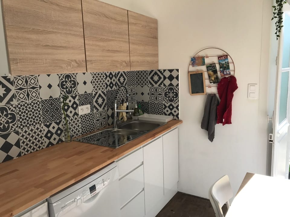 Kitchen (dishwasher)