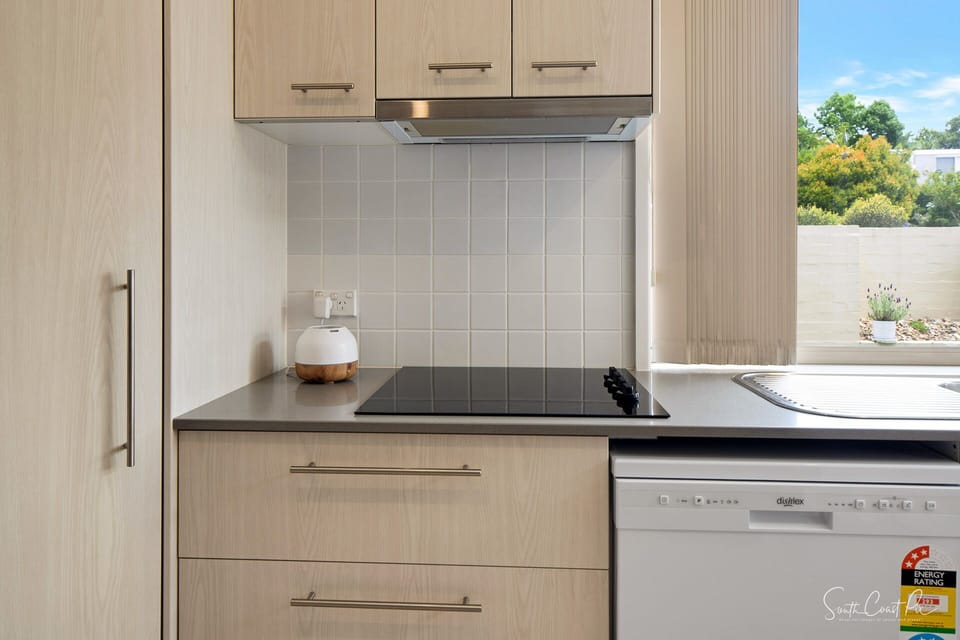 Ceramic cooktop and dishwasher