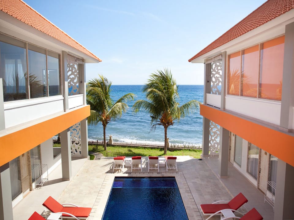11-bedroom beachfront villa in Bondalem Beach Club