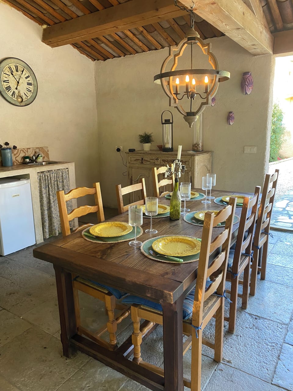 Outdoor dining room
