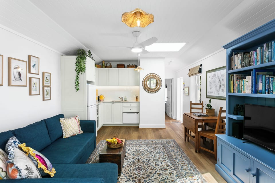 Living, dinning, kitchenette, ceiling fans, smart tv, games, books and toys.  