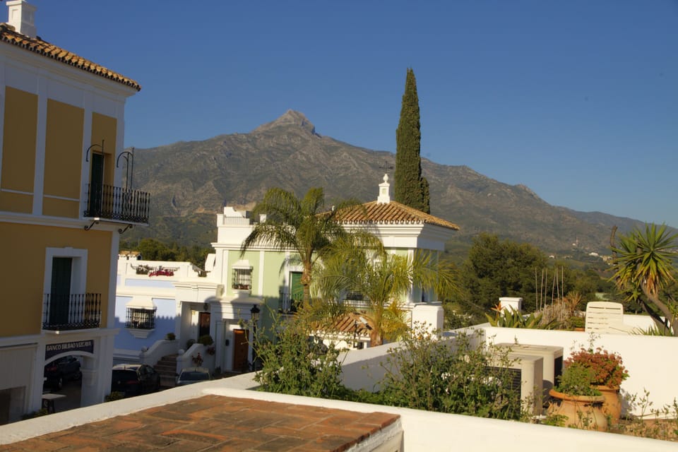 Aloha Pueblo apartment close to Puerto Banus
