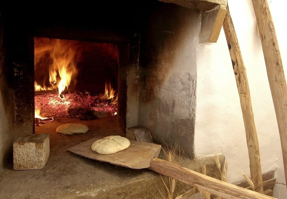 Wood owen for pizza and bread