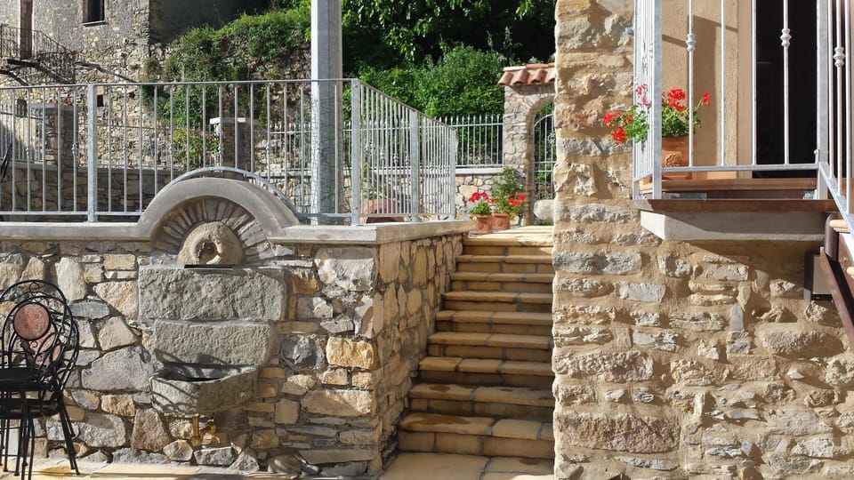 Water feature on lower terrace