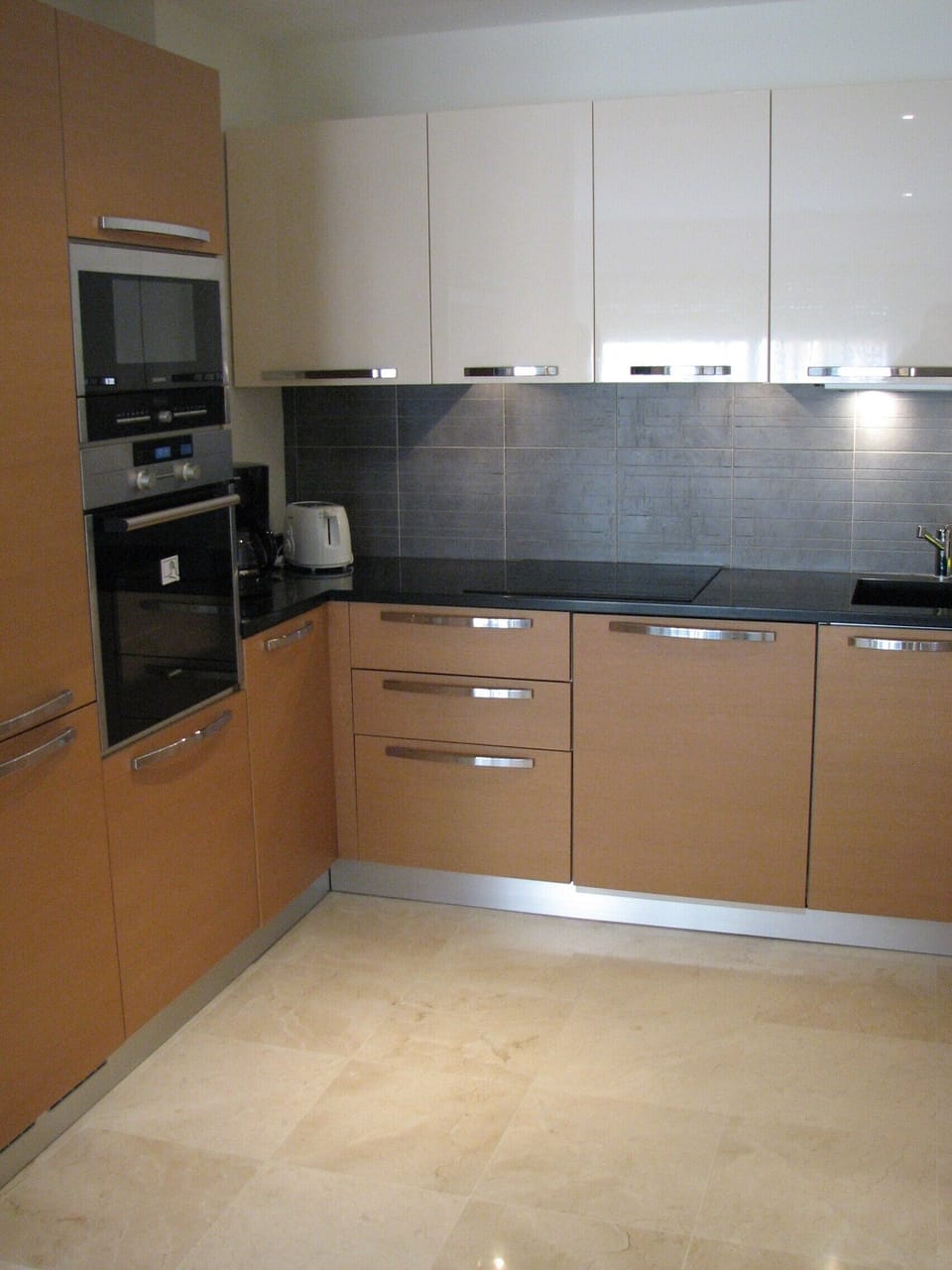 Kitchen -Fridge-oven-microwave-washer/dryer