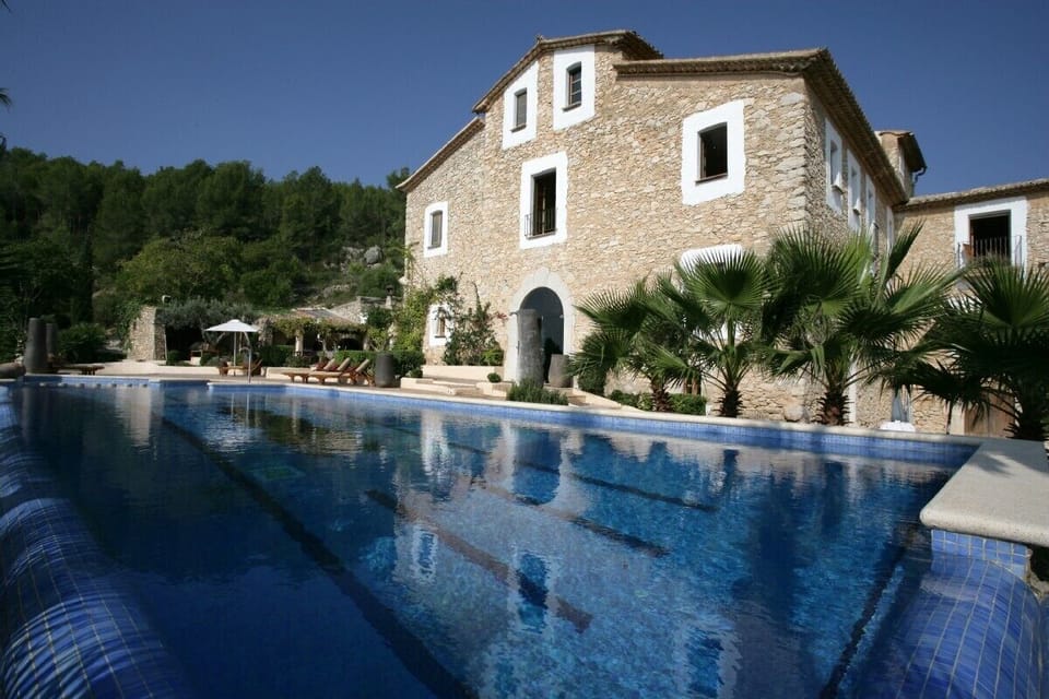 A heated 20 metre pool with children's pool