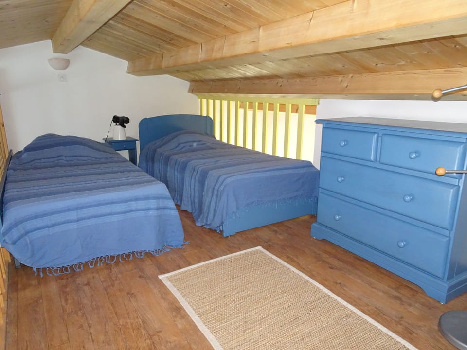 Annex house - mezzanine (with 90*190 twin trundle bed, "lit gigogne")