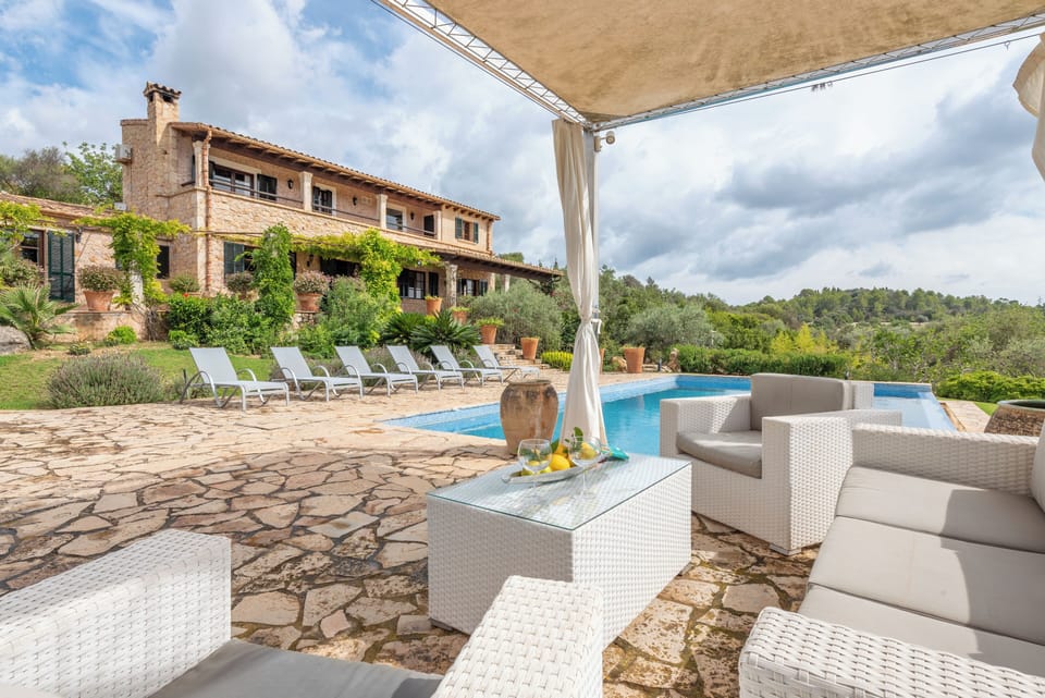 Relax area, terraces & swimming pool