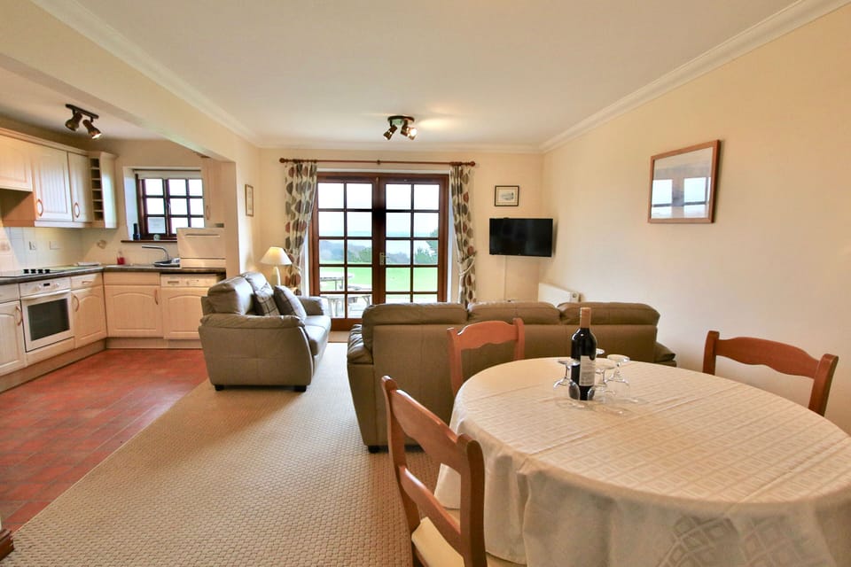 Lounge / Dinning area