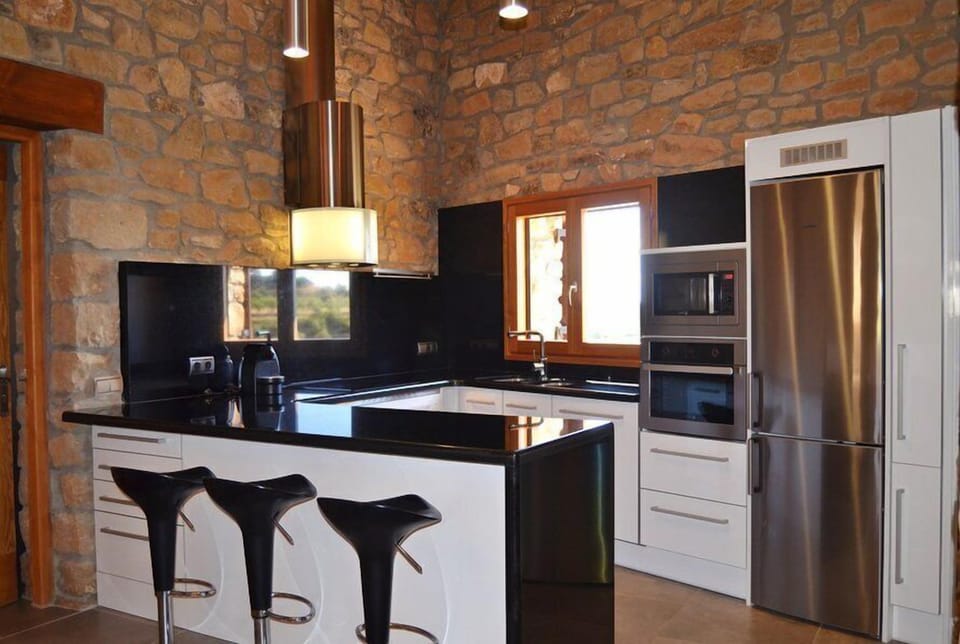 The kitchen is modern and has all modern facilities