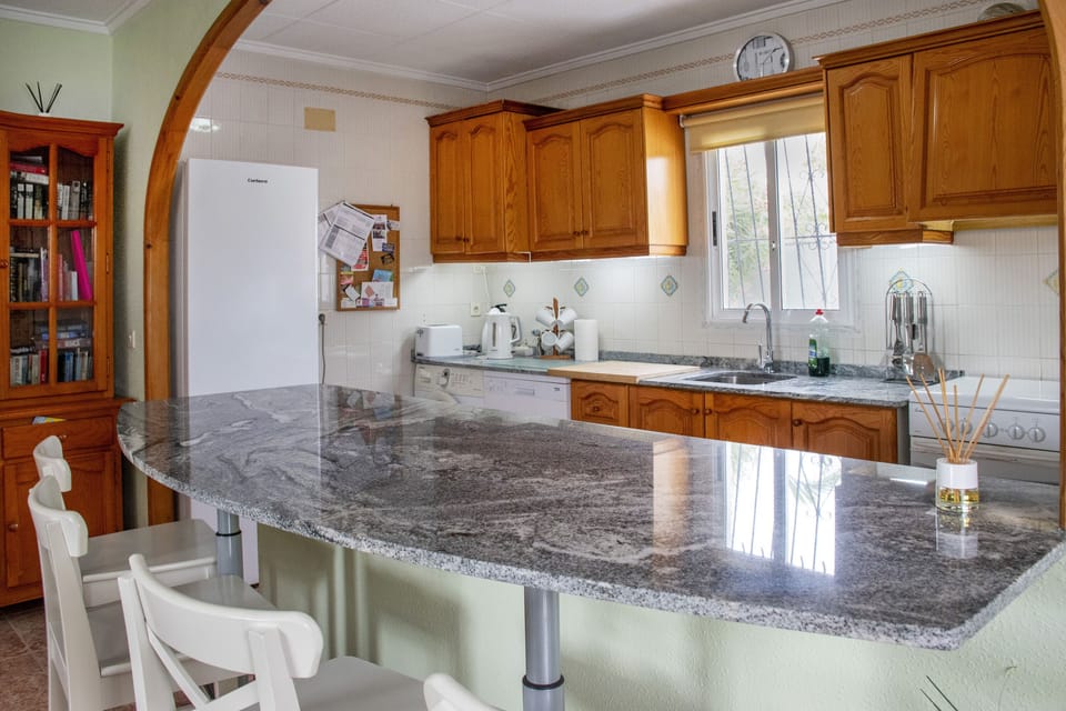 Breakfast Bar 