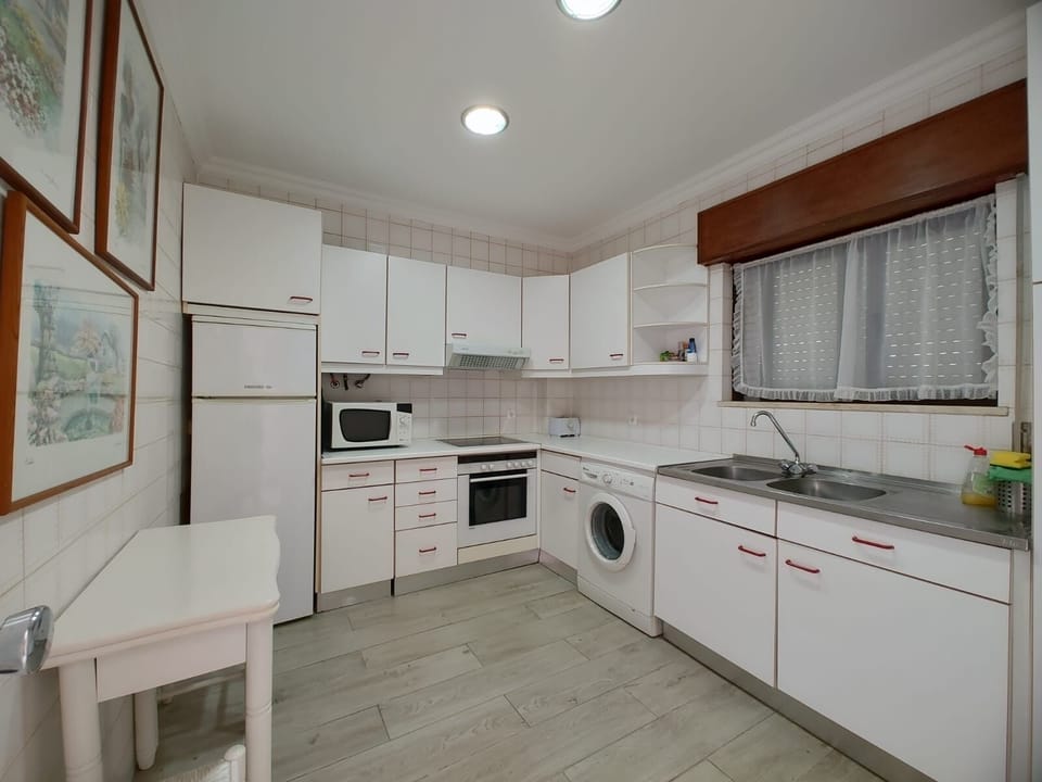 Cozinha Ampla e Funcional.