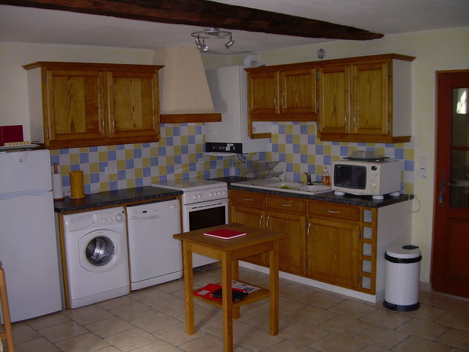 Fully equipped kitchen