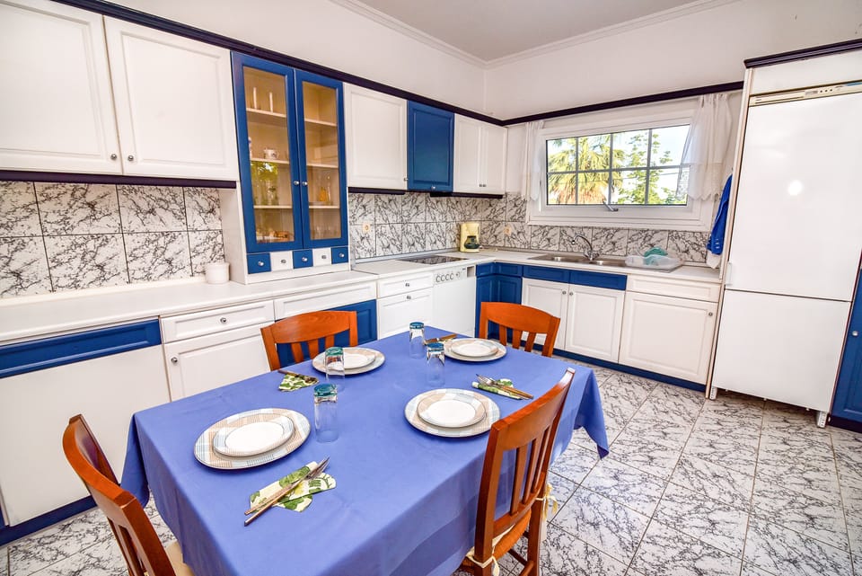 kitchen-dining room
