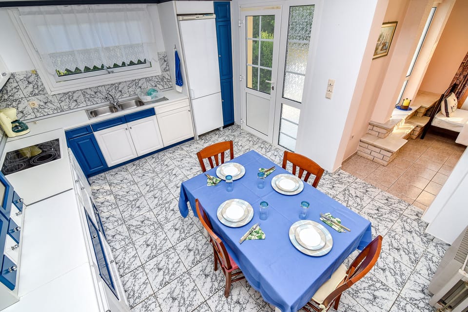 kitchen-dining room