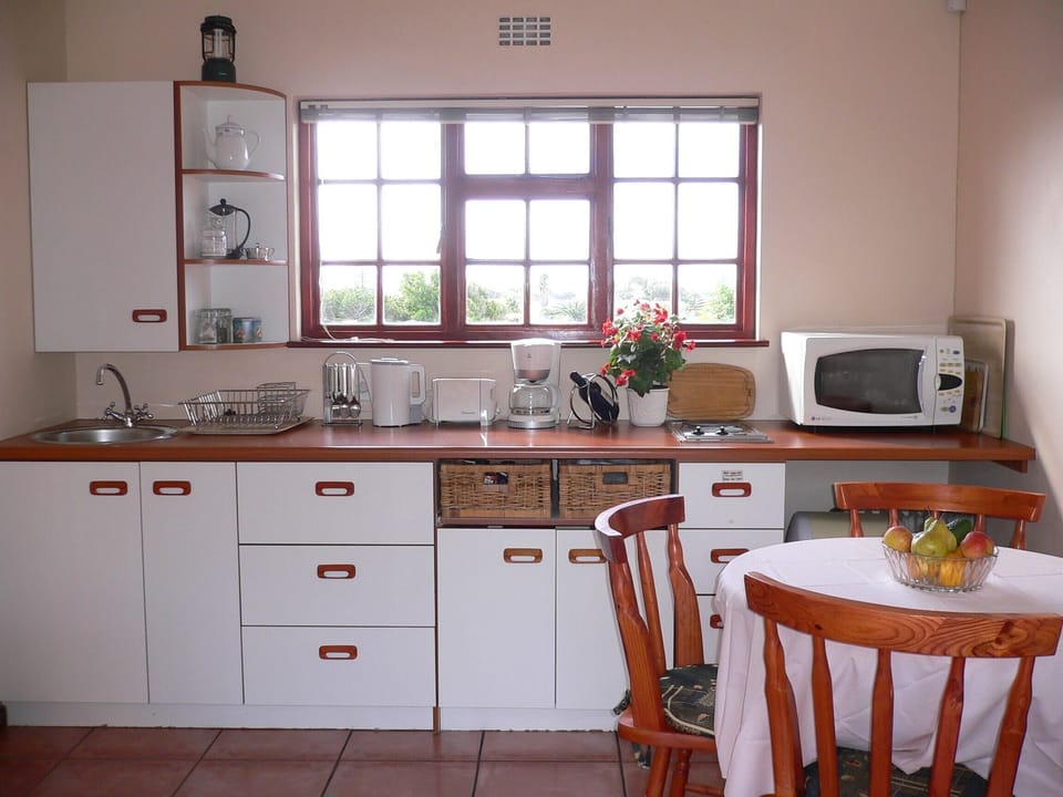 Well-equipped kitchenette