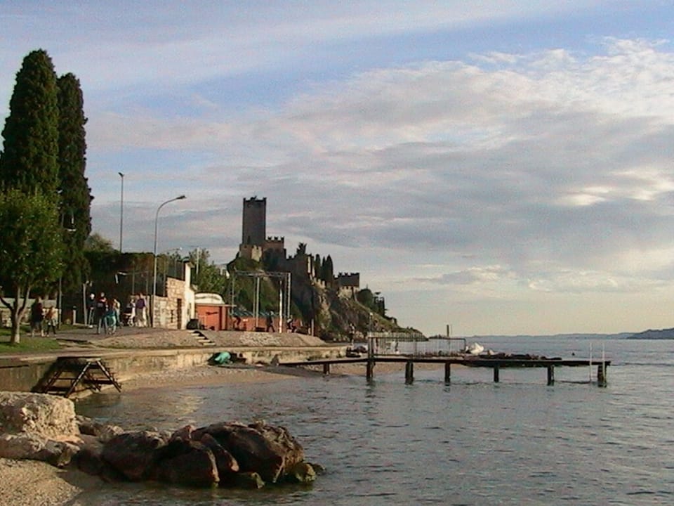 Live directly on Lake Garda Apartment in Malcesine