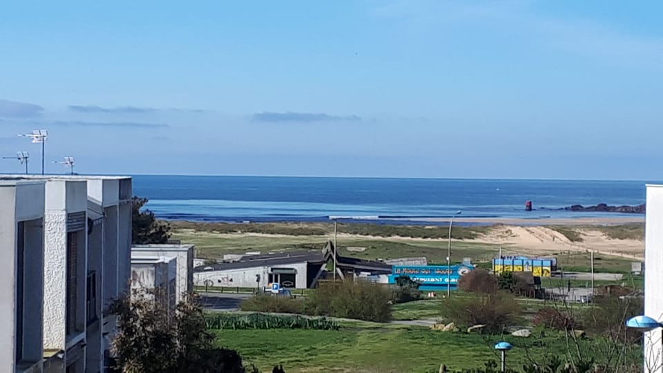 Beach/ocean view