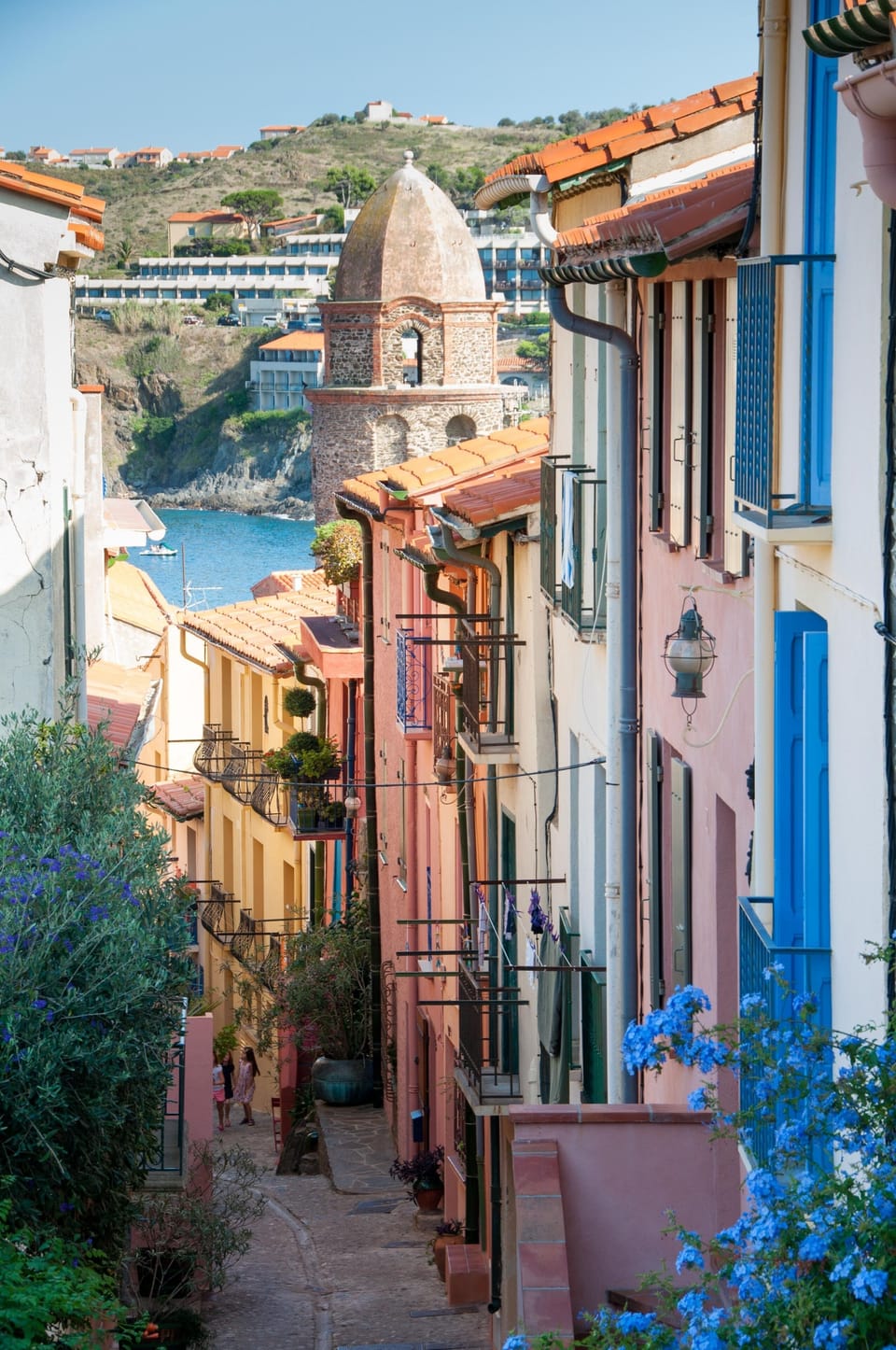 Mirador street nearby