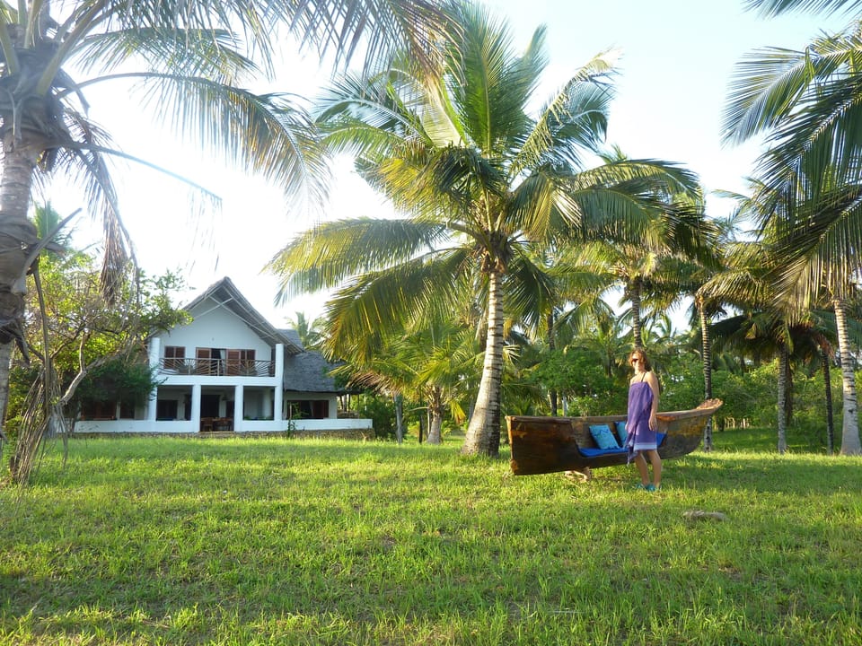 Our tropical garden is set in a coconut plantation, very exclusive and private 