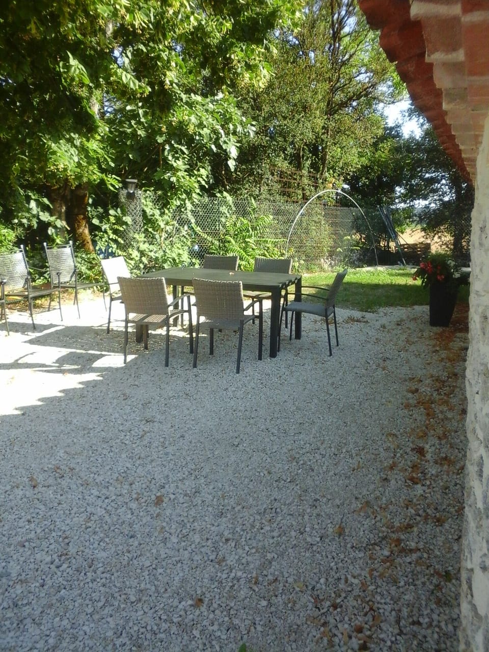 Outdoor dining