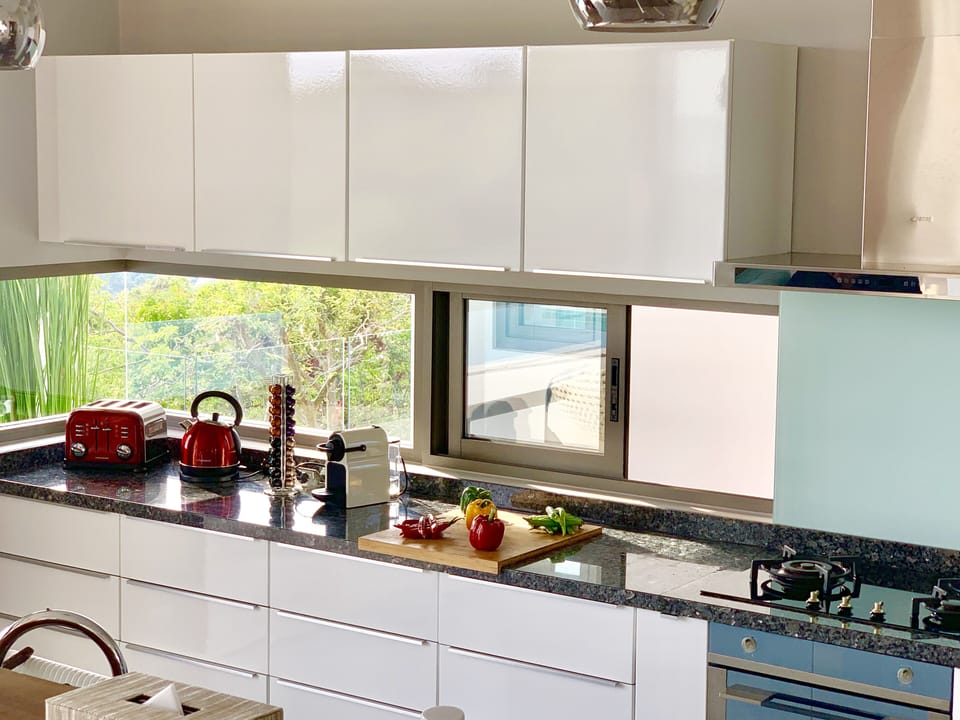 Kitchen fully equipped. Oven,microwave, coffee machine,Nespresso etc.